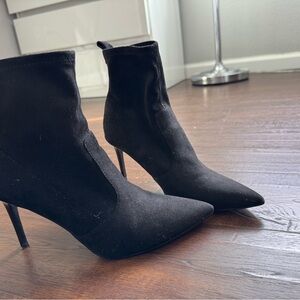 Elegant Black Suede Women's Ankle Boots